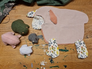 View the event “Sew a plushie”; image description: You can get one of these home with you after the course (The sheep will probably look more finished as well)