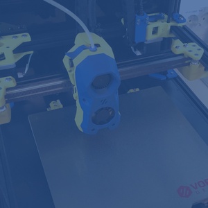 Vis arrangementet «Kurs i 3D-printing (Voron 2.4)»; bildebeskrivelse: En 3D-printer sett ovenfra